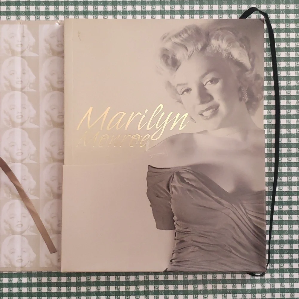 Vtg Marilyn Monroe A Photographic History of Her Iconic Life Book with DVD